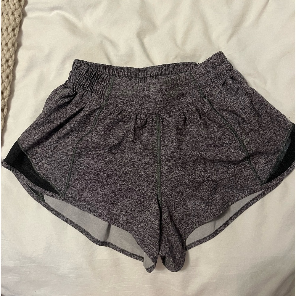 Lululemon Hotty Hot 2.5” Shorts